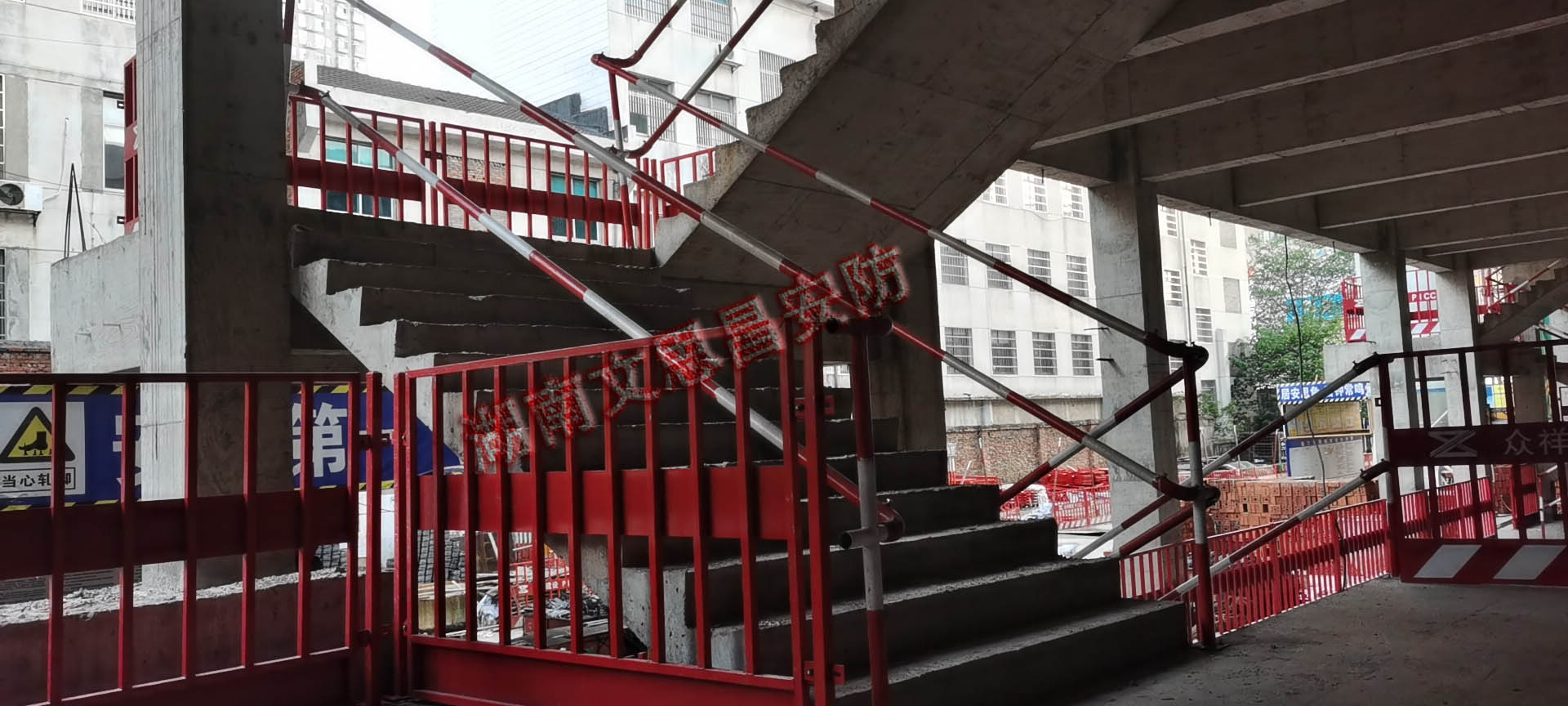 湖南文思昌制管有限公司,臨邊防護欄,建筑安防設(shè)施廠家,安全體驗館,VR虛擬體驗館,施工電梯門,VR體驗館,鋼筋加工棚,卸料平臺,施工電梯安全門,